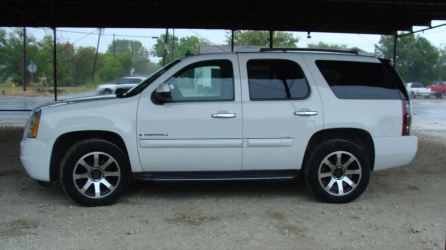 2007 GMC Yukon 3rd Gen - Image 2 of 16