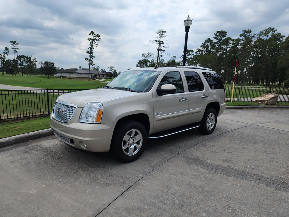 2007 GMC Yukon 3rd Gen - Image 10 of 31