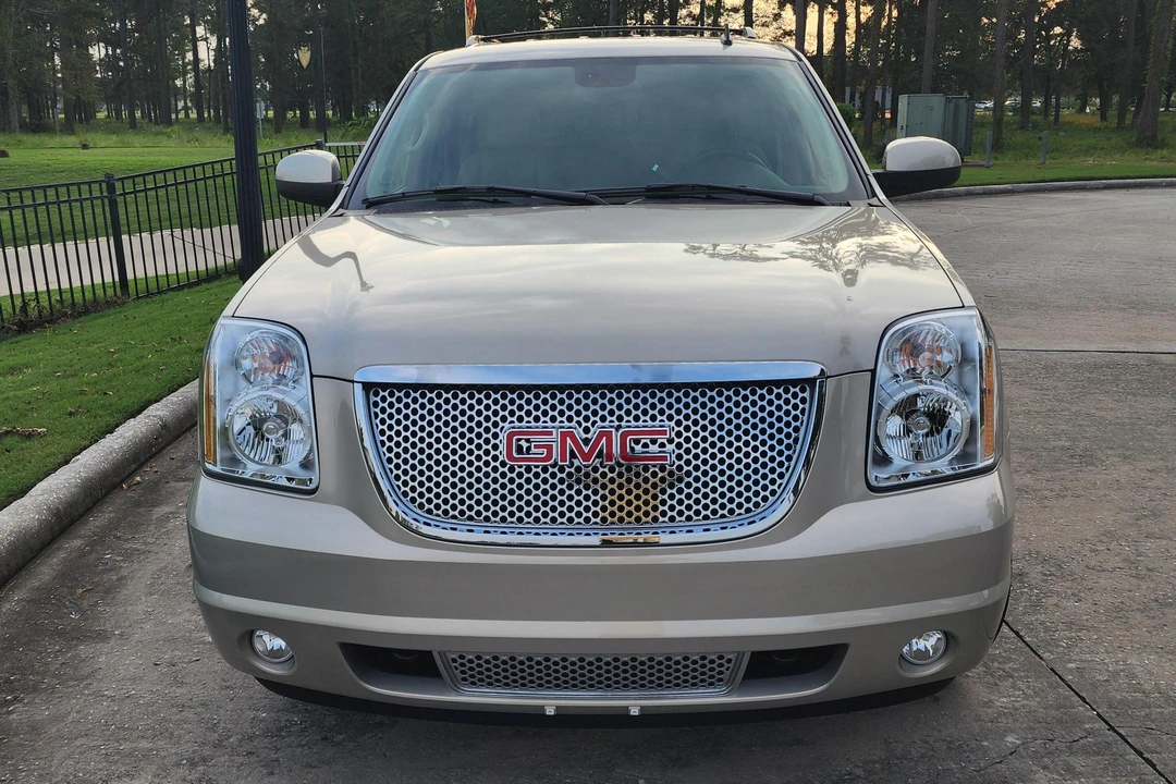 2007 GMC Yukon 3rd Gen - Image 2 of 31