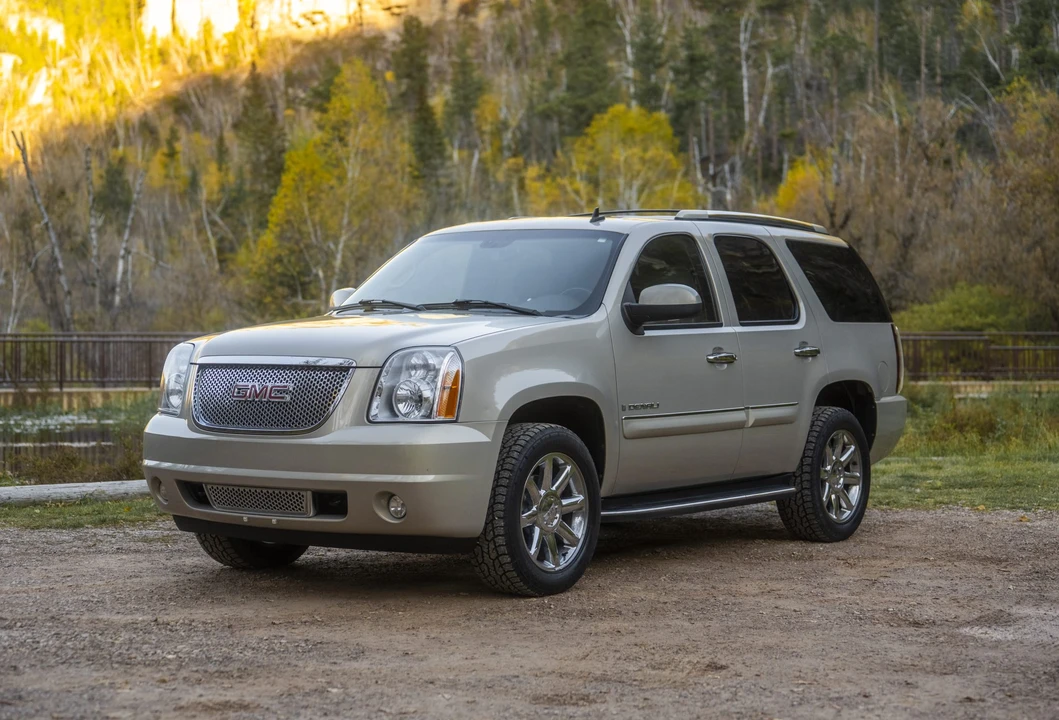 2007 GMC Yukon 3rd Gen - Image 2 of 31
