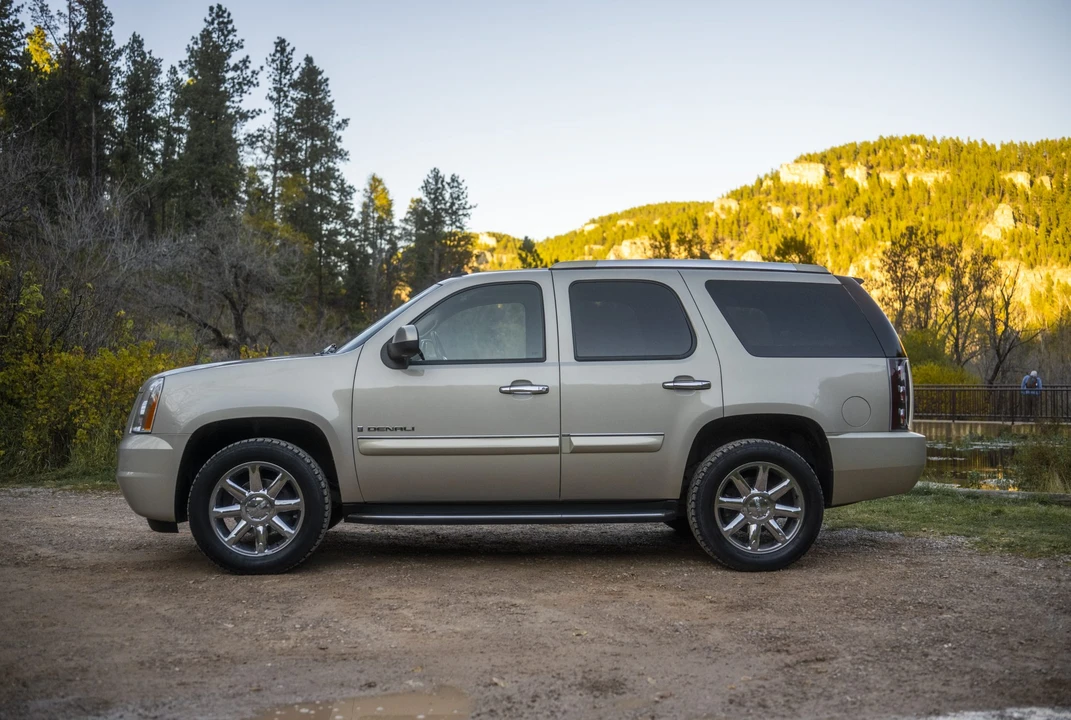2007 GMC Yukon 3rd Gen - Image 5 of 31