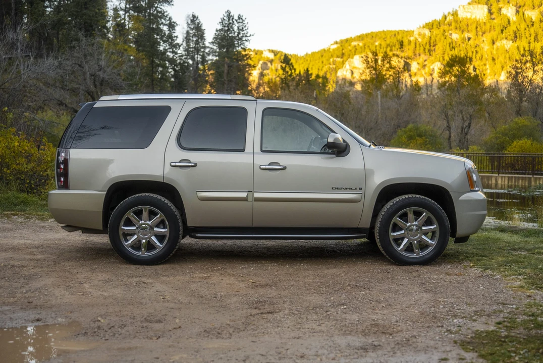 2007 GMC Yukon 3rd Gen - Image 14 of 31