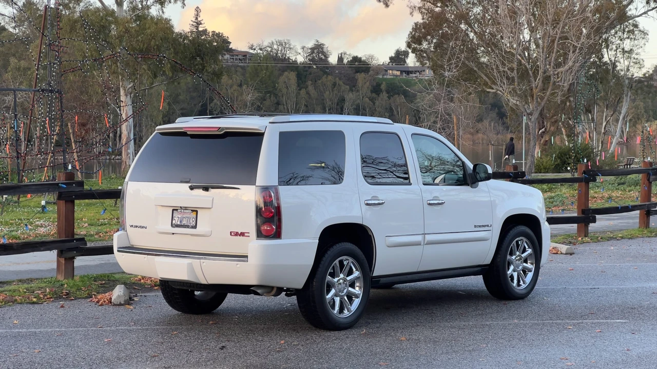 2007 GMC Yukon 3rd Gen - Image 15 of 31