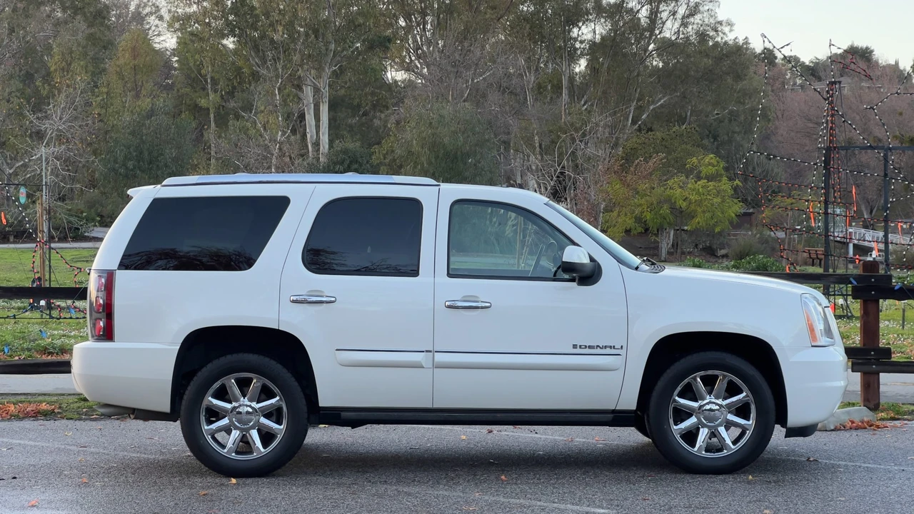 2007 GMC Yukon 3rd Gen - Image 18 of 31