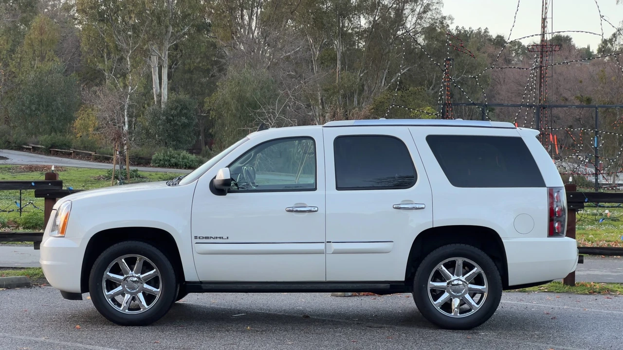2007 GMC Yukon 3rd Gen - Image 7 of 31