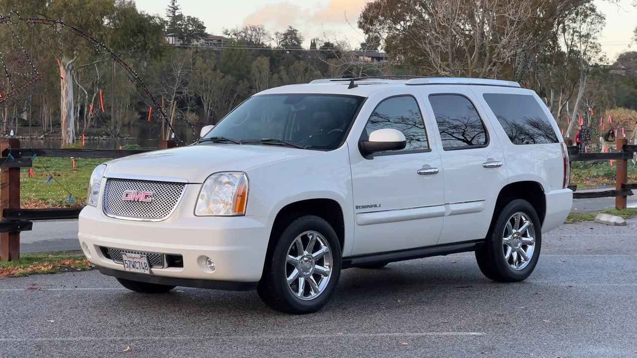 2007 GMC Yukon 3rd Gen - Image 3 of 31