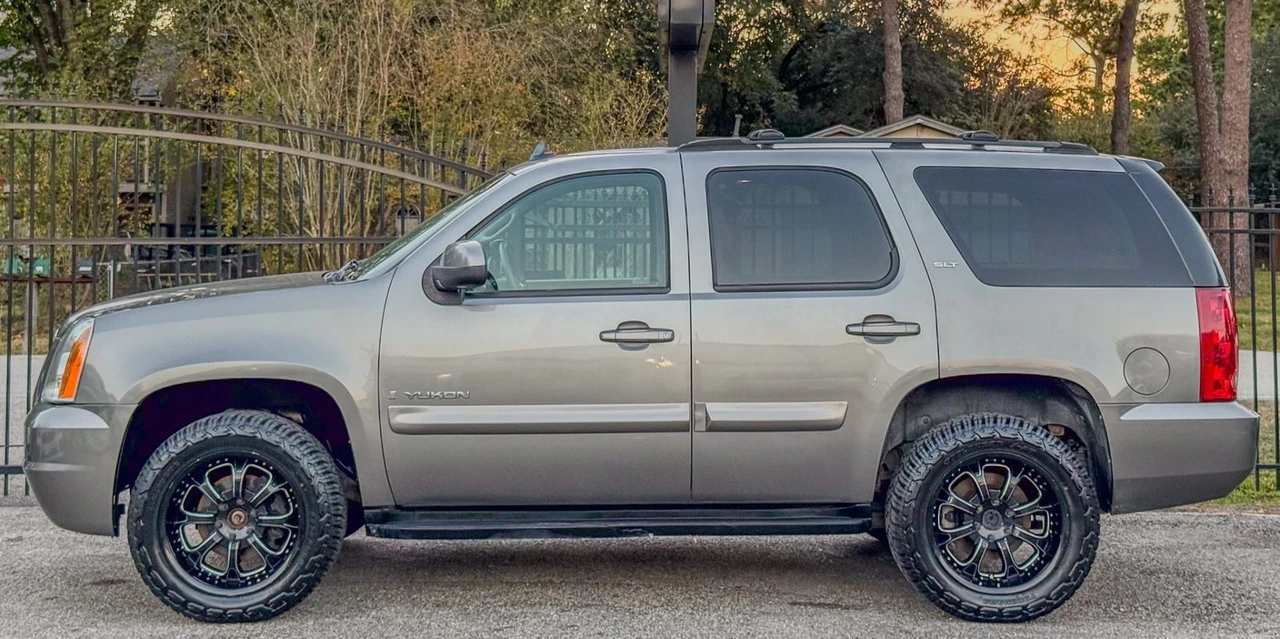 2007 GMC Yukon 2nd Gen - Image 3 of 12