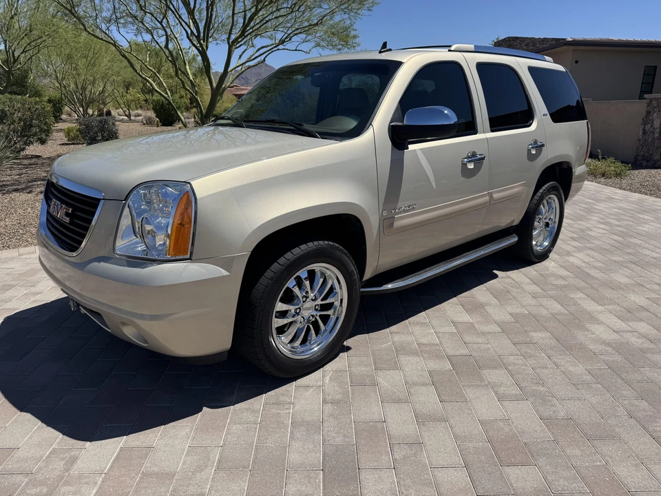 2007 GMC Yukon 3rd Gen - Image 2 of 31