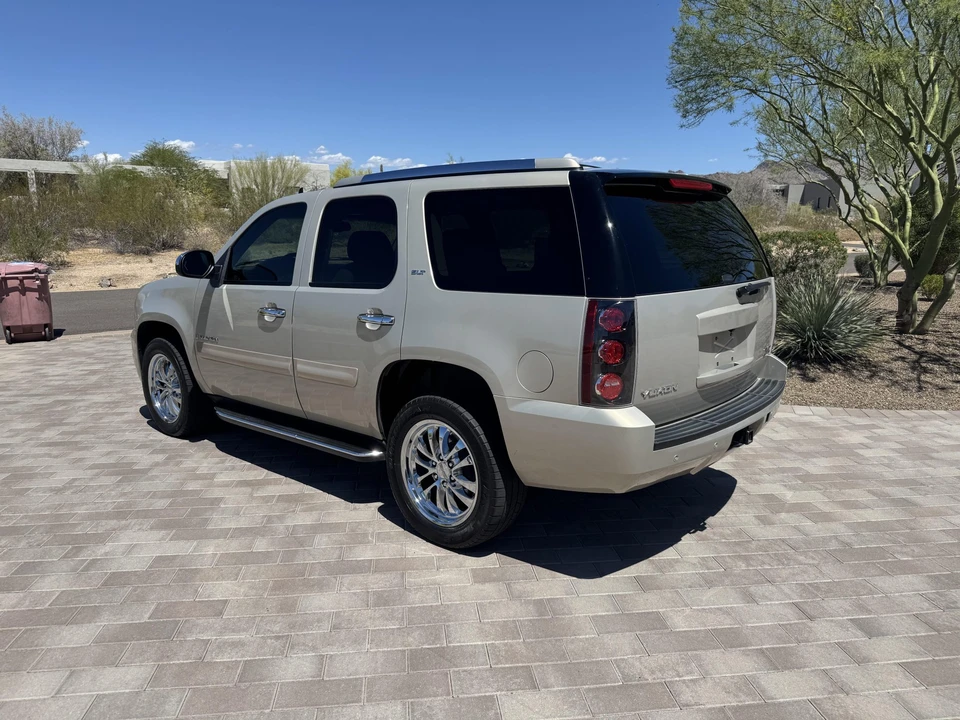 2007 GMC Yukon 3rd Gen - Image 4 of 31