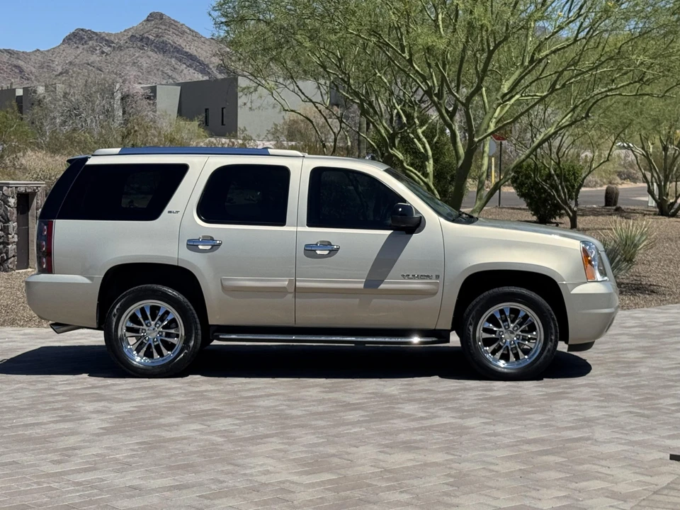2007 GMC Yukon 3rd Gen - Image 10 of 31