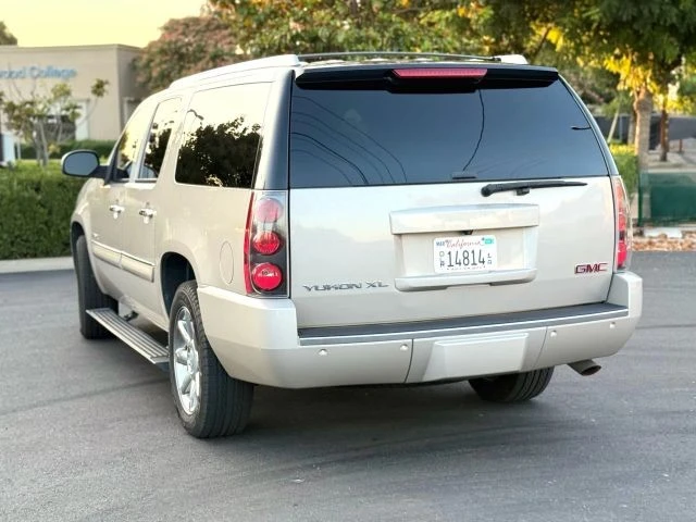 2007 GMC Yukon 3rd Gen - Image 11 of 21