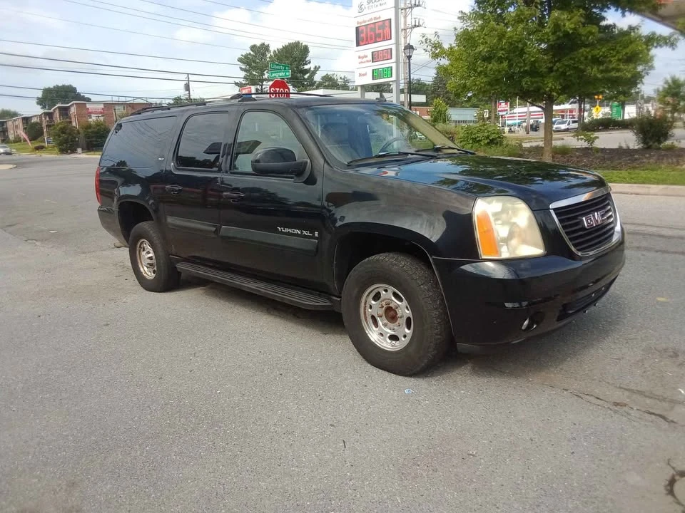 2007 GMC Yukon 3rd Gen - Image 2 of 17