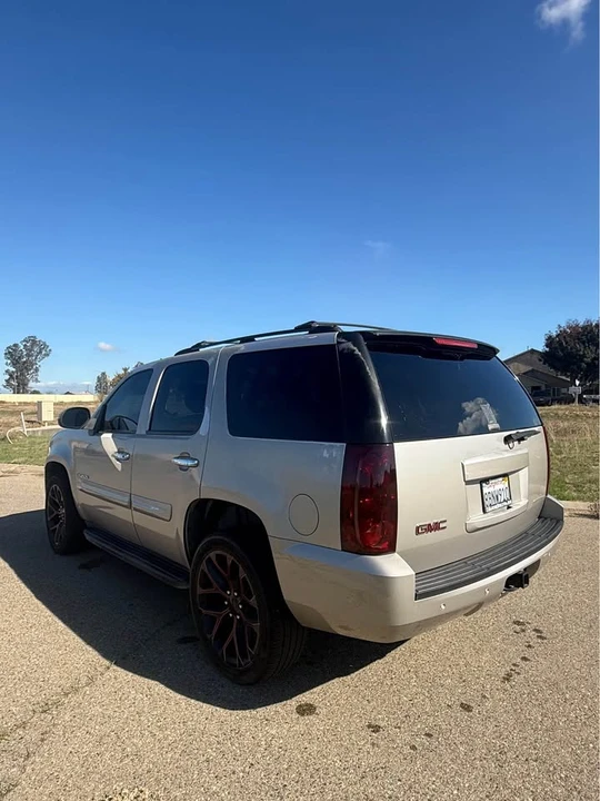 2007 GMC Yukon 3rd Gen - Image 4 of 12