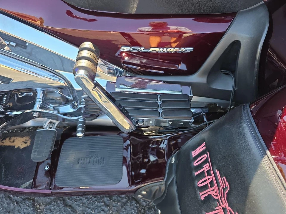 2007 Honda Gold Wing - Image 8 of 30