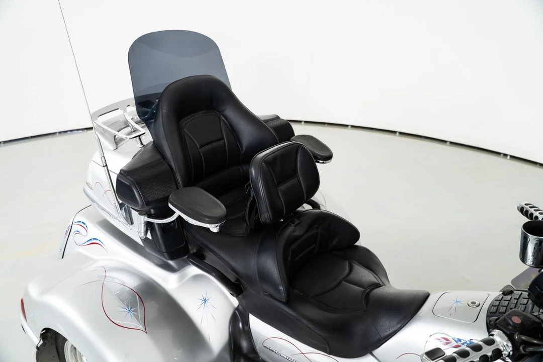 2007 Honda Gold Wing - Image 20 of 21