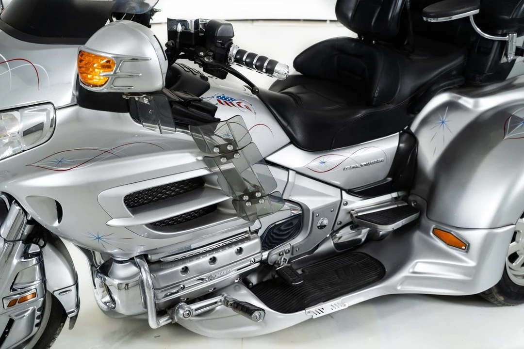 2007 Honda Gold Wing - Image 9 of 12
