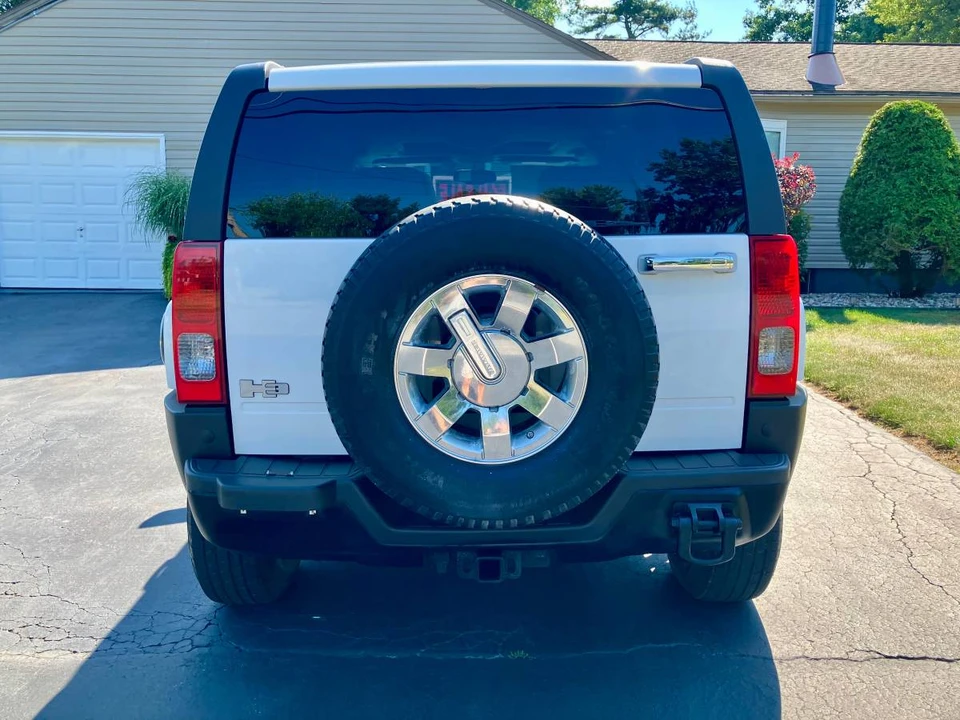 2011 Hummer Hummer H3 - Image 6 of 14