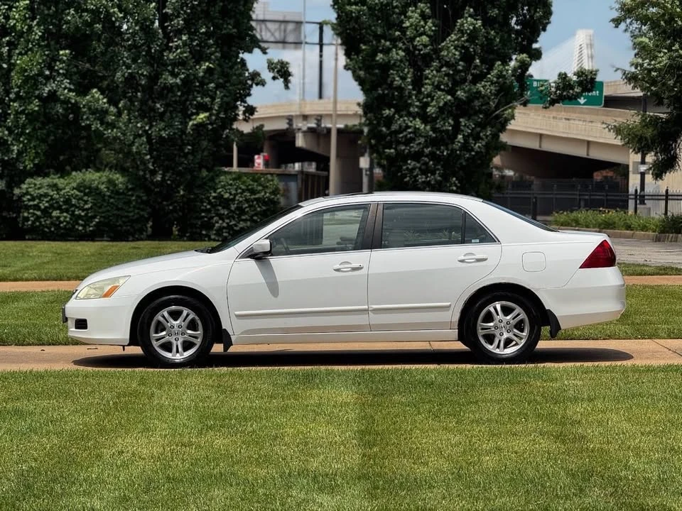 2007 Honda Accord 7th Gen - Image 2 of 13