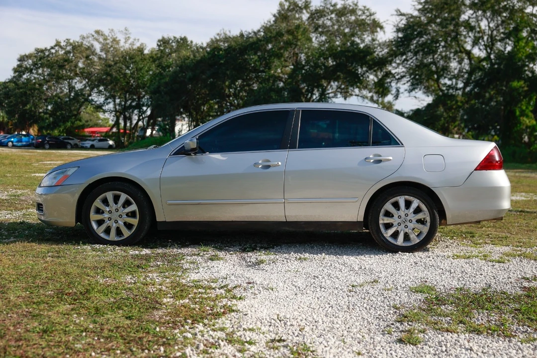 2007 Honda Accord 7th Gen - Image 3 of 12