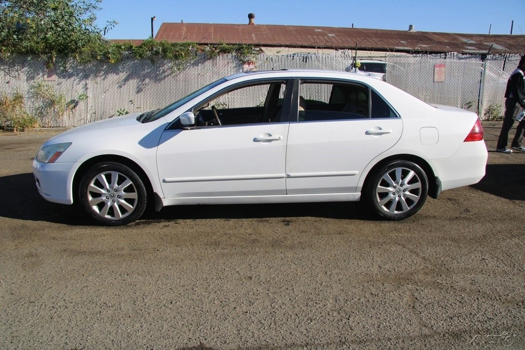 2007 Honda Accord 7th Gen - Image 3 of 21