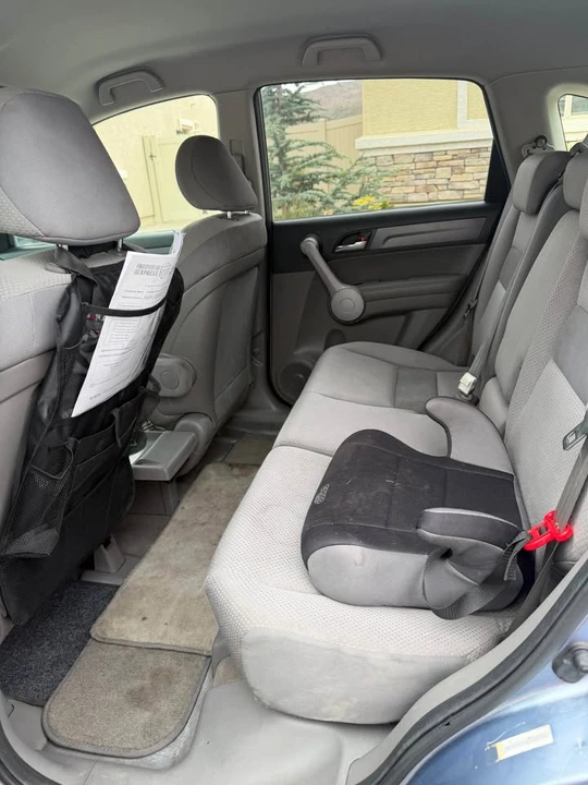 2007 Honda CR-V 3rd Gen - Image 2 of 11