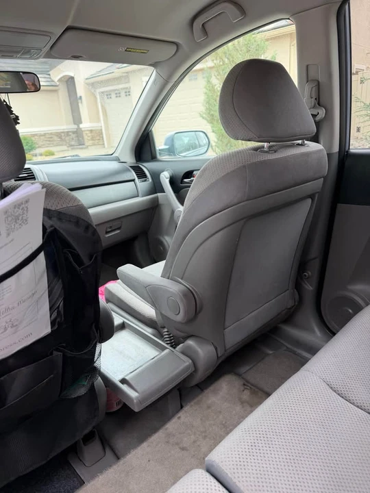 2007 Honda CR-V 3rd Gen - Image 4 of 11