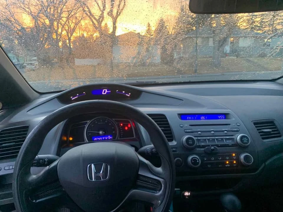 2007 Honda Civic 8th Gen - Image 2 of 7