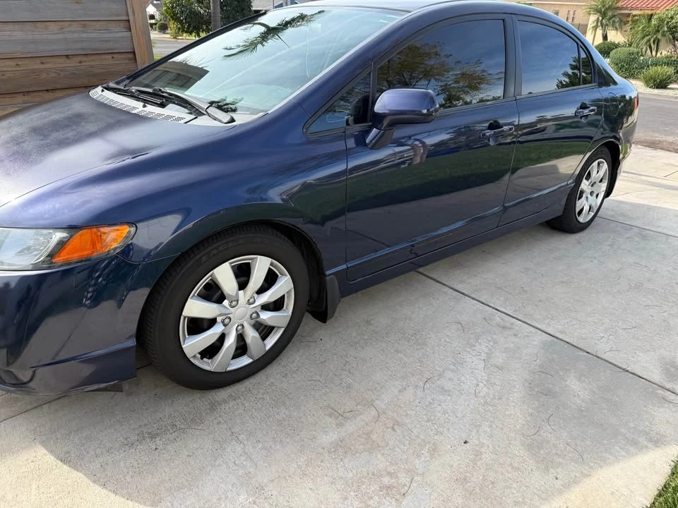 2007 Honda Civic 8th Gen - Image 2 of 9
