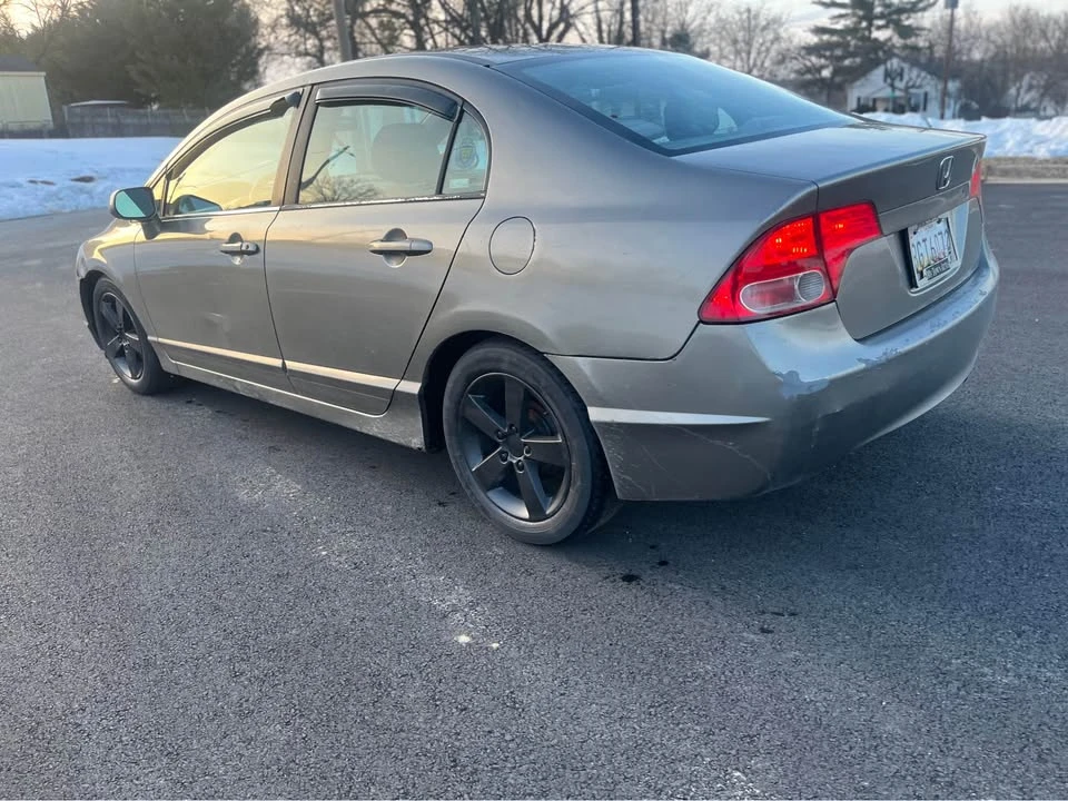 2007 Honda Civic 8th Gen - Image 7 of 11