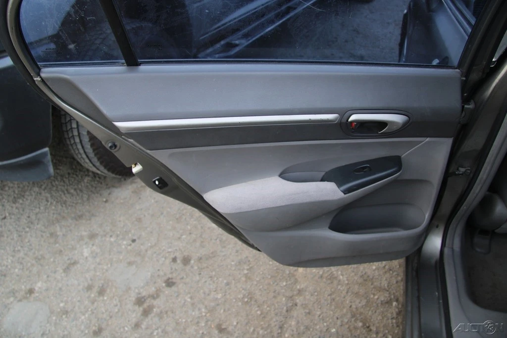 2007 Honda Civic 8th Gen - Image 19 of 21