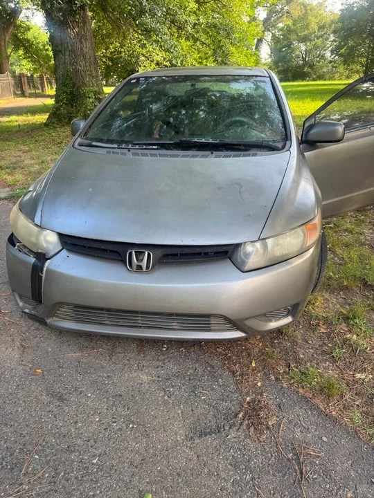 2007 Honda Civic 8th Gen - Image 2 of 8