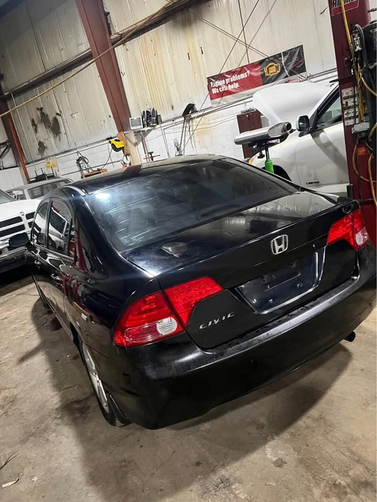 2007 Honda Civic 8th Gen - Image 2 of 6