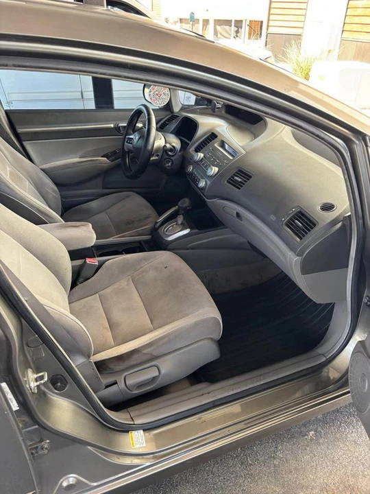2007 Honda Civic 8th Gen - Image 2 of 9