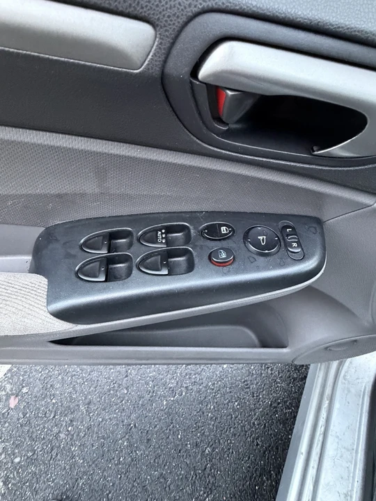 2007 Honda Civic 8th Gen - Image 8 of 10