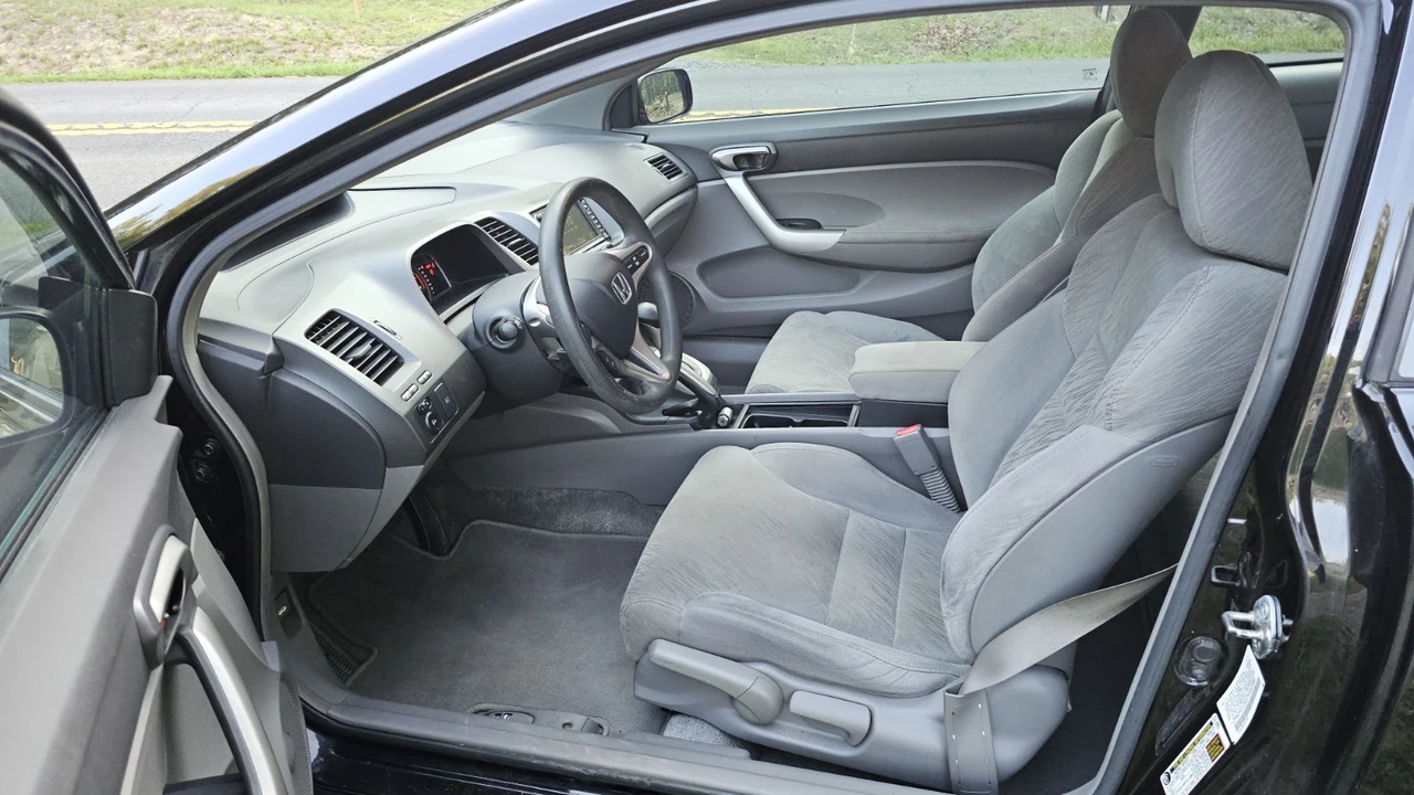 2007 Honda Civic 8th Gen - Image 2 of 7