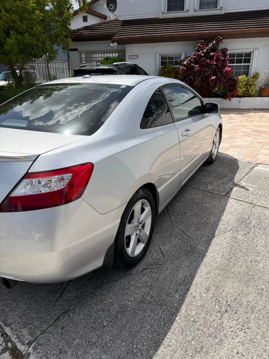 2007 Honda Civic 8th Gen - Image 2 of 8