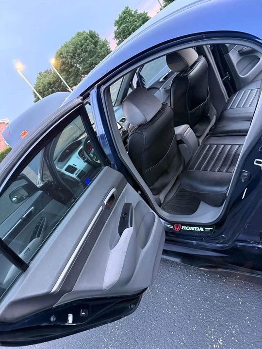 2007 Honda Civic 8th Gen - Image 8 of 11
