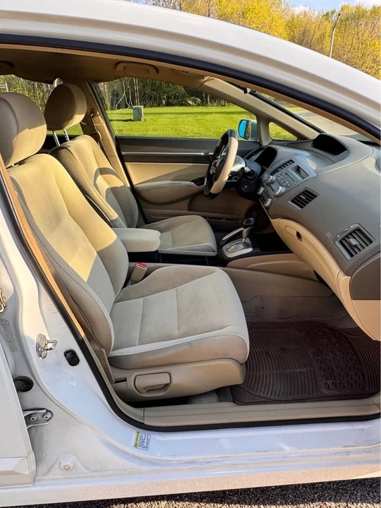 2007 Honda Civic 8th Gen - Image 8 of 13