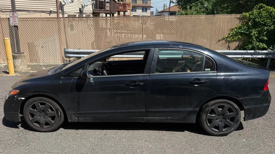 2007 Honda Civic 8th Gen - Image 3 of 11