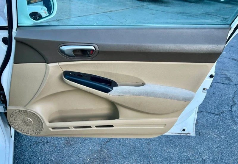 2007 Honda Civic 8th Gen - Image 9 of 12