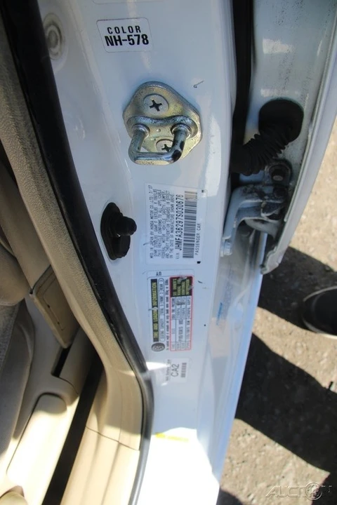 2007 Honda Civic 8th Gen - Image 10 of 21