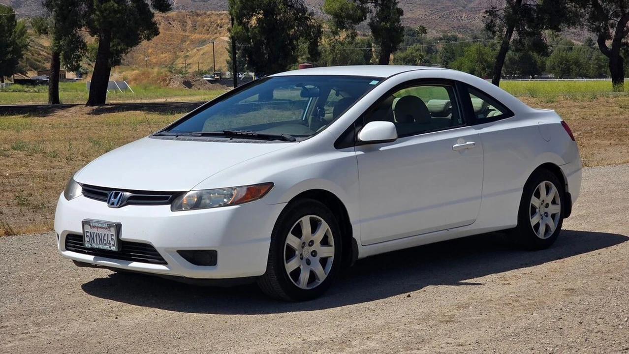 2007 Honda Civic 8th Gen - Image 2 of 28