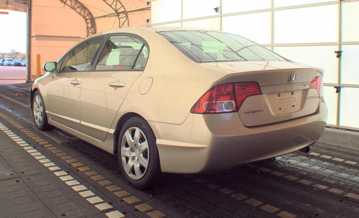 2007 Honda Civic 8th Gen - Image 6 of 12