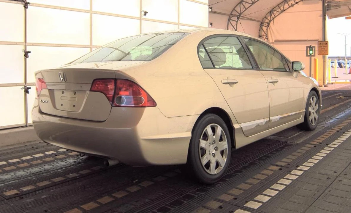 2007 Honda Civic 8th Gen - Image 4 of 12