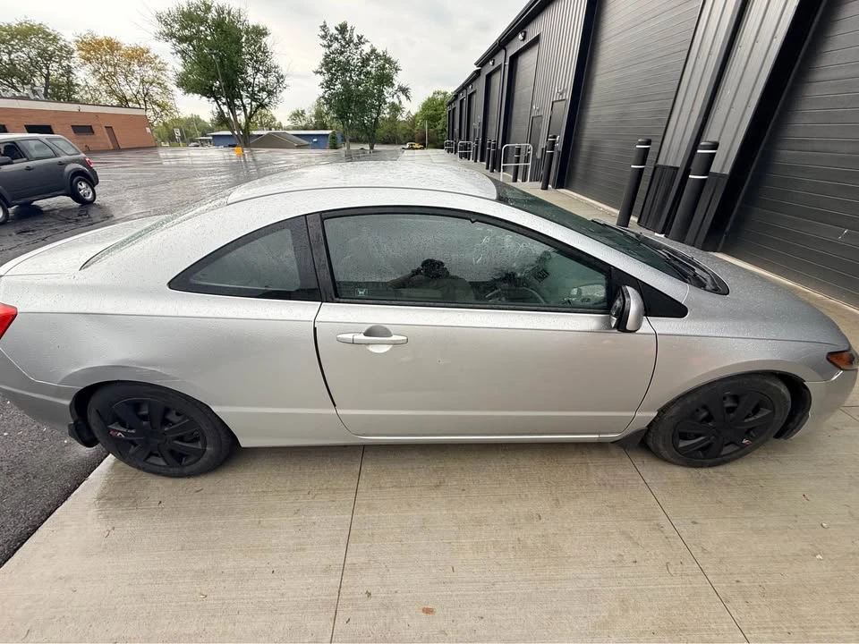 2007 Honda Civic 8th Gen - Image 3 of 13