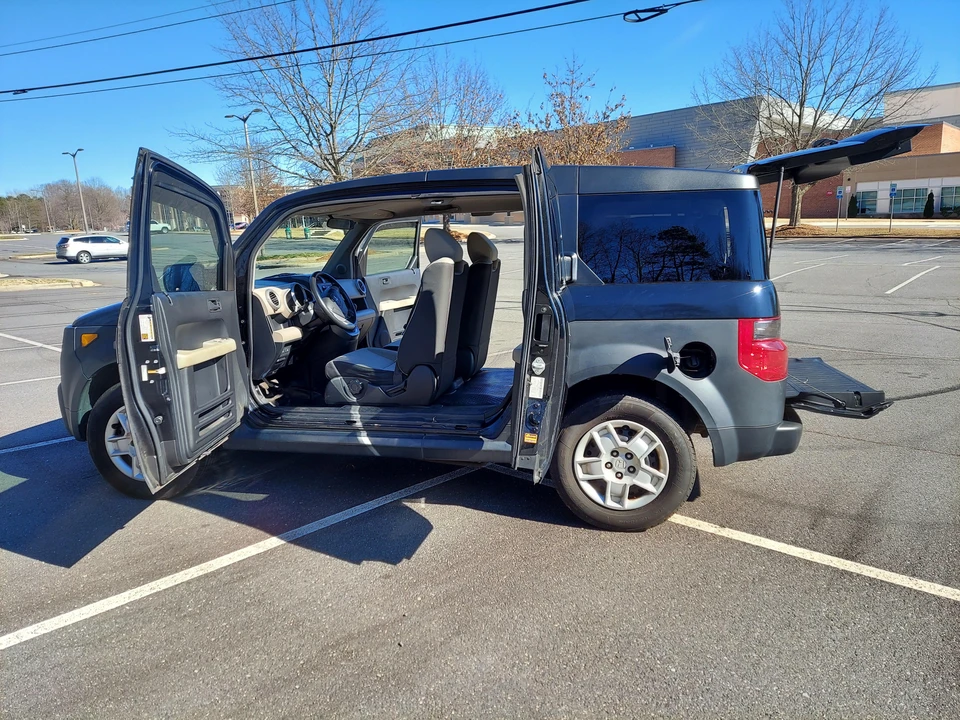 2007 Honda Element - Image 17 of 31