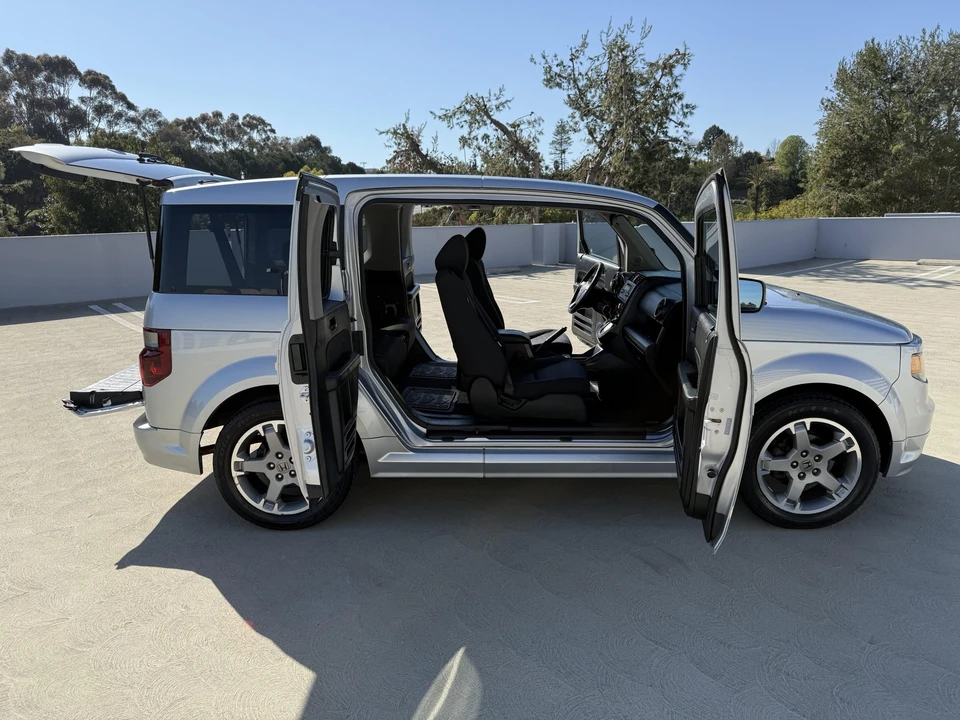 2007 Honda Element - Image 18 of 31