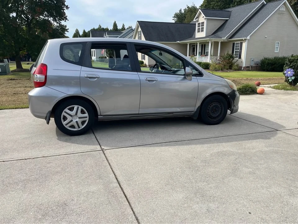 2007 Honda Fit - Image 2 of 4