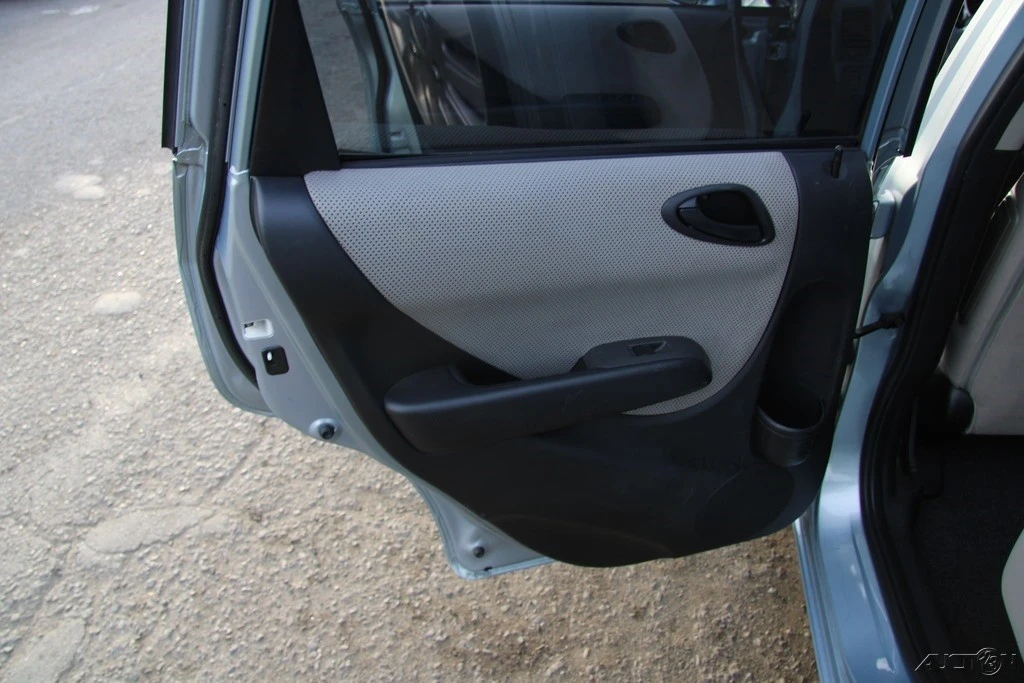 2007 Honda Fit - Image 18 of 21