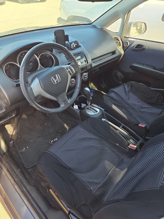 2007 Honda Fit - Image 7 of 9